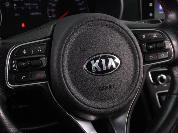 Kia Optima IV Рестайлинг с пробегом 2018 года, цена 1 999 000 рублей, 132539 км, седан, Автокод Объявления