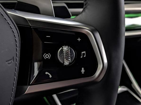 BMW 7 серии VII (G70) с пробегом 2025 года, цена 15 050 000 рублей, 8049 км, седан, Автокод Объявления