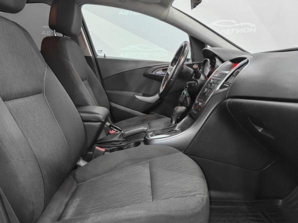 Opel Astra J Рестайлинг с пробегом 2014 года, цена 1 100 000 рублей, 198000 км, седан, Автокод Объявления