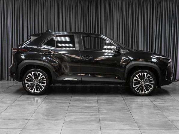 Toyota Yaris Cross с пробегом 2021 года, цена 2 327 000 рублей, 55242 км, внедорожник, Автокод Объявления