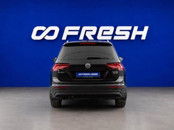 Volkswagen Tiguan II с пробегом 2017 года, цена 2 532 055 рублей, 105510 км, внедорожник, Автокод Объявления