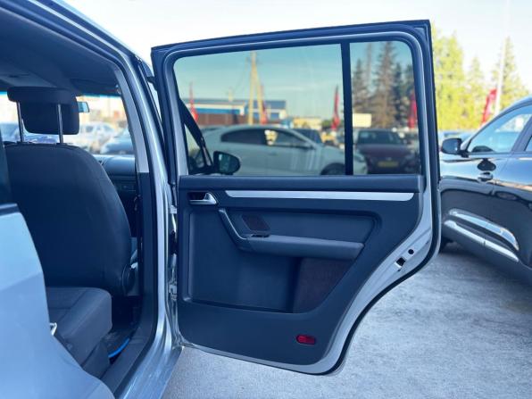 Volkswagen Touran I Рестайлинг 2 с пробегом 2011 года, цена 1 050 000 рублей, 189427 км, компактвэн, Автокод Объявления