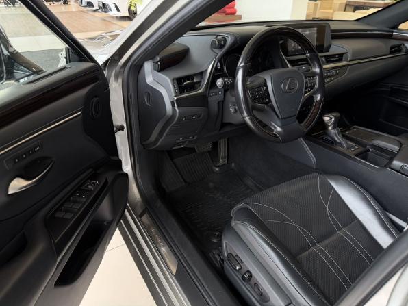 Lexus ES VII с пробегом 2019 года, цена 3 190 000 рублей, 141170 км, седан, Автокод Объявления