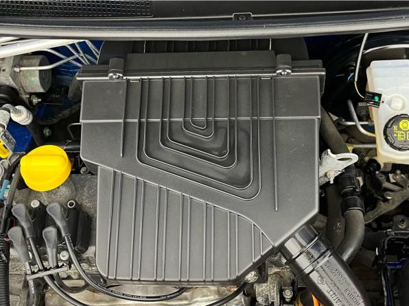 Renault Sandero II Рестайлинг с пробегом 2021 года, цена 1 400 000 рублей, 28850 км, хэтчбек, Автокод Объявления