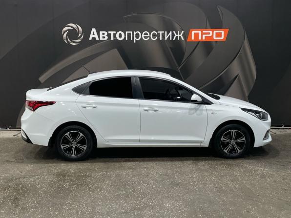 Hyundai Solaris II с пробегом 2018 года, цена 1 320 000 рублей, 131902 км, седан, Автокод Объявления