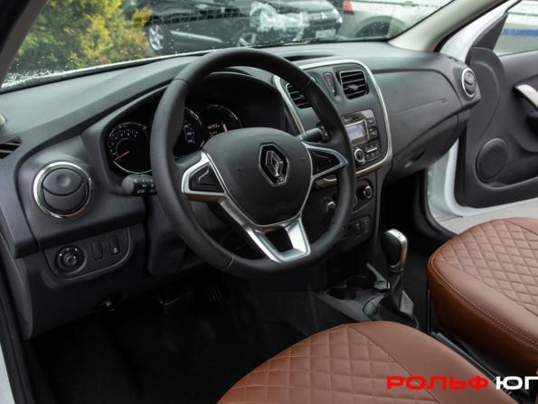 Renault Logan II Рестайлинг с пробегом 2022 года, цена 1 403 000 рублей, 7378 км, седан, Автокод Объявления