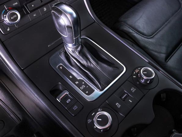 Volkswagen Touareg II с пробегом 2013 года, цена 1 870 000 рублей, 217500 км, внедорожник, Автокод Объявления