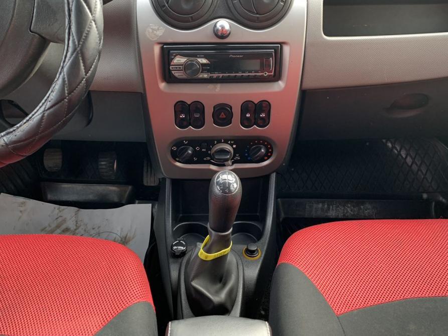 Renault Logan I Рестайлинг Великие Луки  - изображение 12