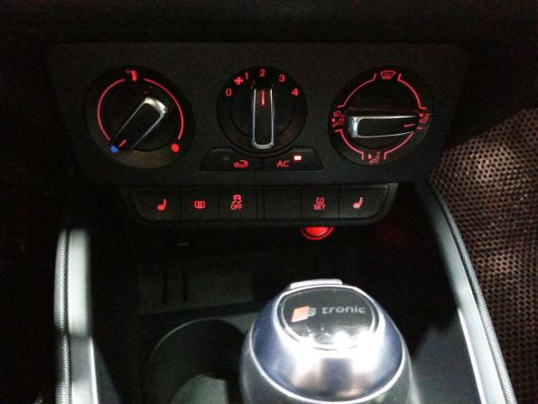 Audi A1 I (8X) с пробегом 2010 года, цена 989 000 рублей, 119000 км, хэтчбек, Автокод Объявления