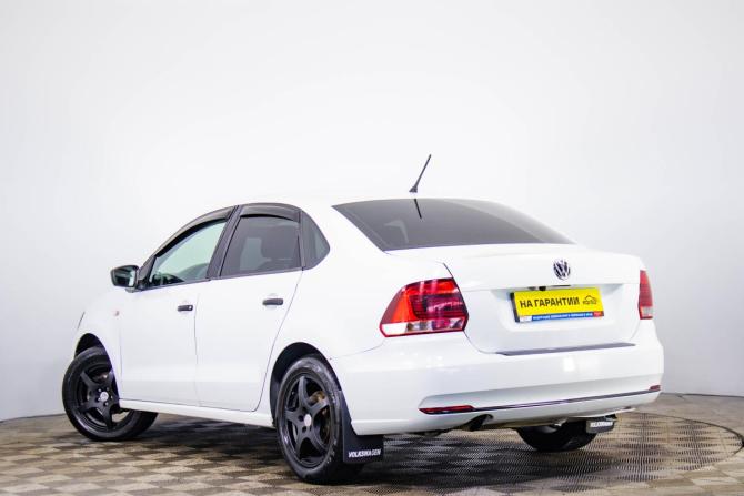 Volkswagen Polo V Рестайлинг с пробегом 2015 года, цена 599 000 рублей, 170465 км, седан, Автокод Объявления