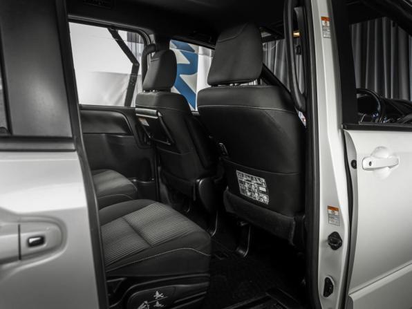Toyota Noah III (R80) Рестайлинг с пробегом 2017 года, цена 2 370 000 рублей, 103175 км, минивэн, Автокод Объявления