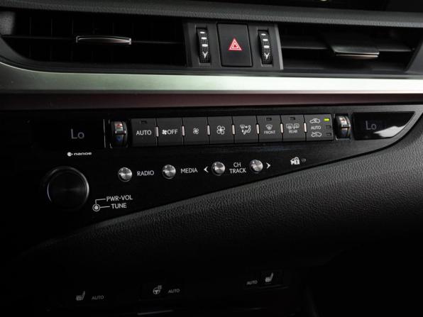 Lexus ES VII с пробегом 2018 года, цена 4 499 000 рублей, 107886 км, седан, Автокод Объявления