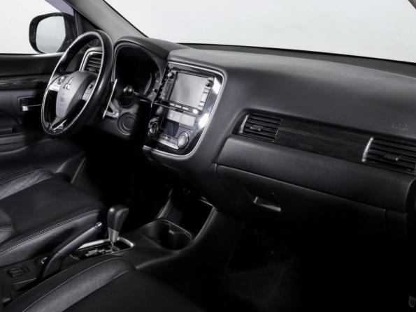 Mitsubishi Outlander III Рестайлинг 2 с пробегом 2015 года, цена 2 498 000 рублей, 72310 км, внедорожник, Автокод Объявления