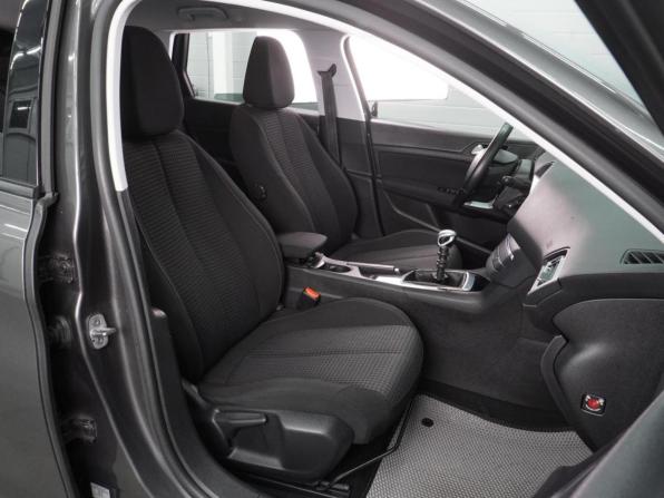 Peugeot 308 II Рестайлинг с пробегом 2018 года, цена 1 199 000 рублей, 185705 км, универсал, Автокод Объявления