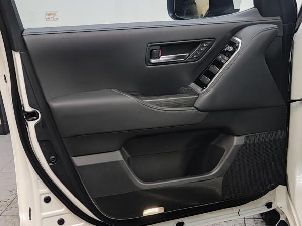Toyota Land Cruiser 300 Series с пробегом 2022 года, цена 12 900 000 рублей, 11148 км, внедорожник, Автокод Объявления