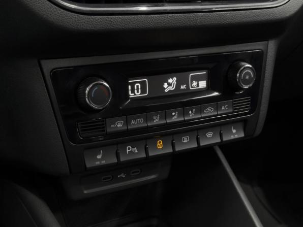 Volkswagen Polo VI с пробегом 2021 года, цена 1 570 000 рублей, 61338 км, лифтбек, Автокод Объявления