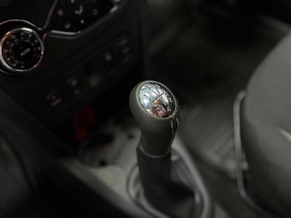 Renault Sandero II Рестайлинг с пробегом 2019 года, цена 870 000 рублей, 159898 км, хэтчбек, Автокод Объявления