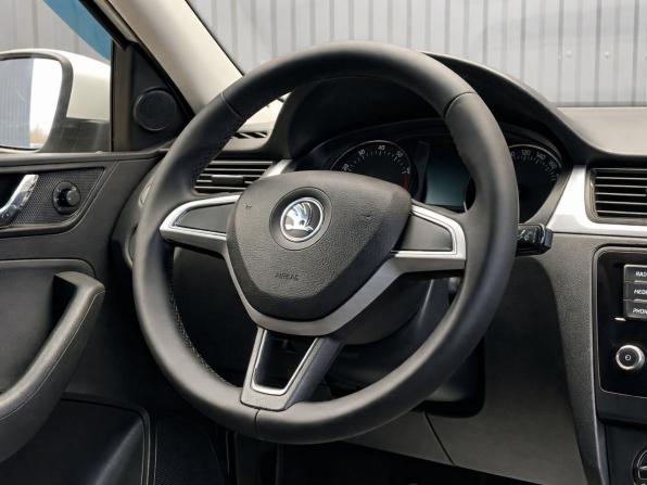 Skoda Rapid I с пробегом 2016 года, цена 1 057 000 рублей, 144544 км, лифтбек, Автокод Объявления