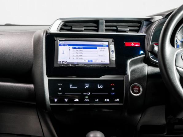 Honda Fit III с пробегом 2013 года, цена 1 130 000 рублей, 79000 км, хэтчбек, Автокод Объявления