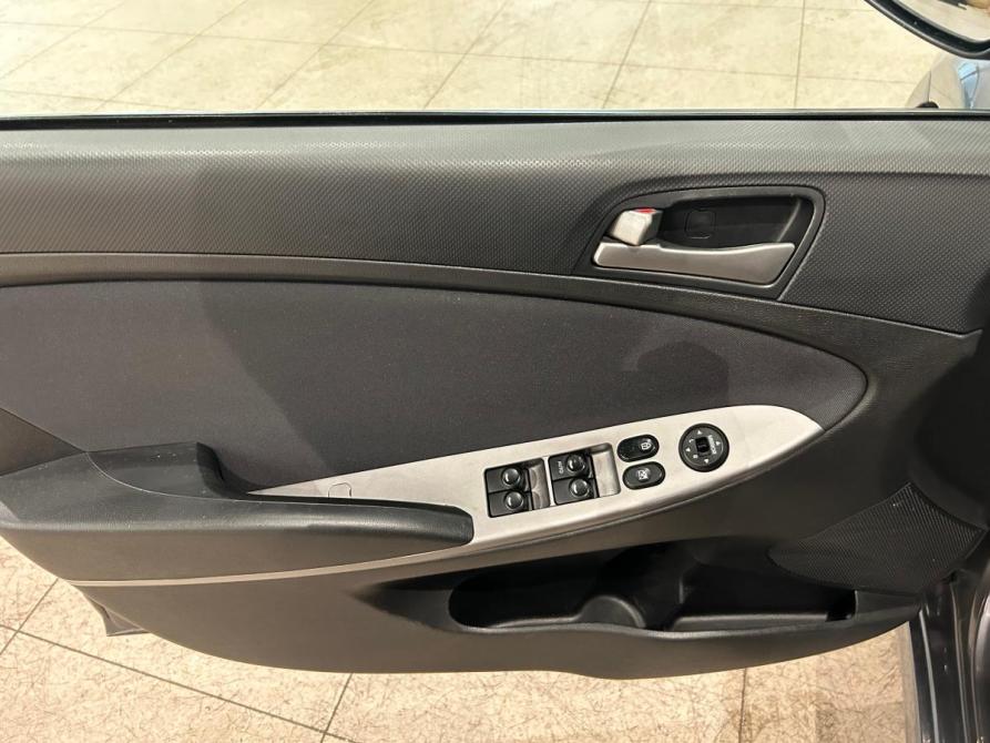Hyundai Solaris I Рестайлинг Санкт-Петербург  - изображение 16