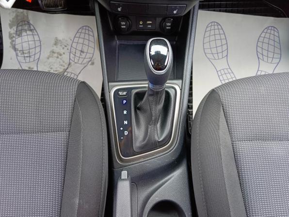 Hyundai Solaris II с пробегом 2017 года, цена 1 259 995 рублей, 77014 км, седан, Автокод Объявления