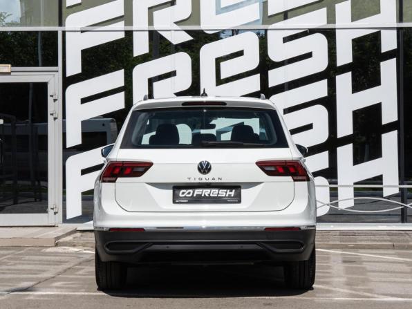 Volkswagen Tiguan II Рестайлинг с пробегом 2021 года, цена 1 899 000 рублей, 189128 км, внедорожник, Автокод Объявления
