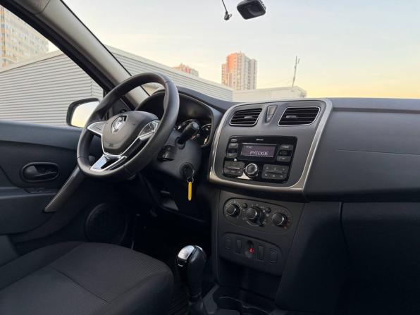 Renault Sandero II Рестайлинг с пробегом 2020 года, цена 1 000 000 рублей, 109005 км, хэтчбек, Автокод Объявления