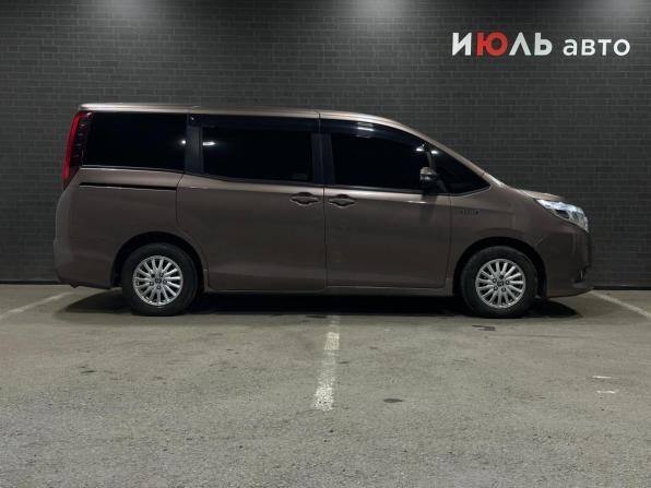 Toyota Noah III (R80) с пробегом 2014 года, цена 1 690 000 рублей, 152047 км, минивэн, Автокод Объявления