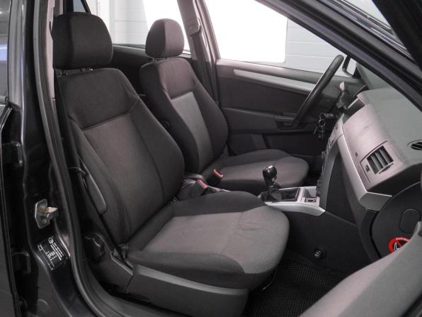 Opel Astra H Рестайлинг с пробегом 2013 года, цена 599 000 рублей, 210608 км, универсал, Автокод Объявления