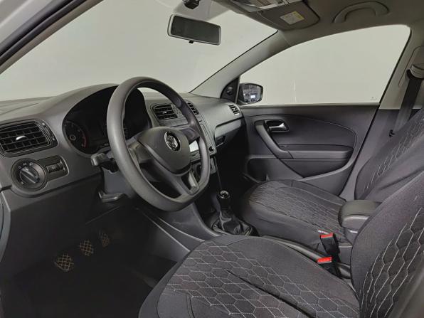 Volkswagen Polo V Рестайлинг с пробегом 2018 года, цена 1 200 000 рублей, 72000 км, седан, Автокод Объявления
