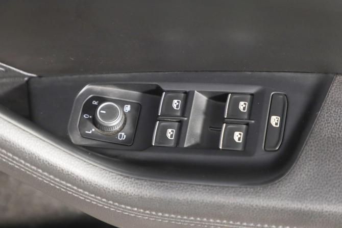 Volkswagen Passat B8 с пробегом 2016 года, цена 1 899 000 рублей, 109100 км, седан, Автокод Объявления