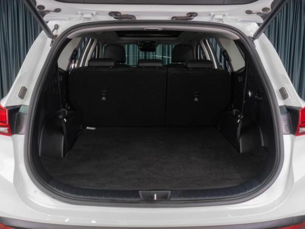 Hyundai Santa Fe IV Рестайлинг с пробегом 2023 года, цена 4 240 000 рублей, 64804 км, внедорожник, Автокод Объявления