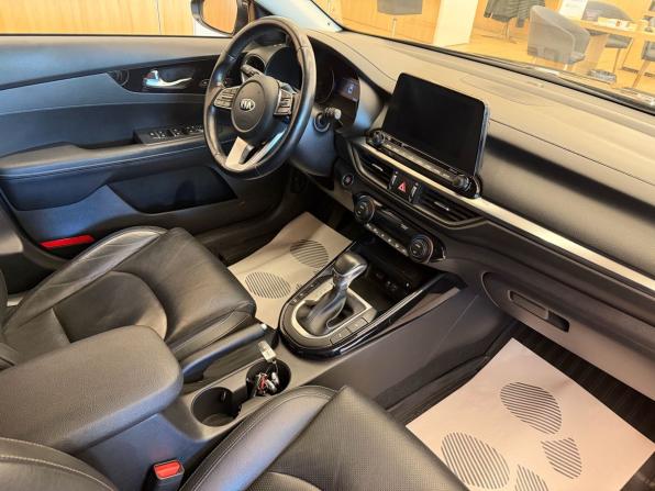 Kia Cerato IV с пробегом 2018 года, цена 1 769 000 рублей, 100000 км, седан, Автокод Объявления