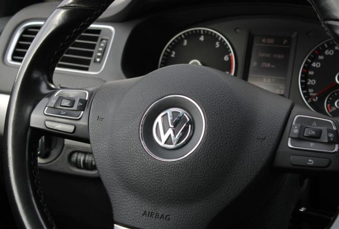 Volkswagen Jetta VI с пробегом 2013 года, цена 1 090 000 рублей, 198445 км, седан, Автокод Объявления