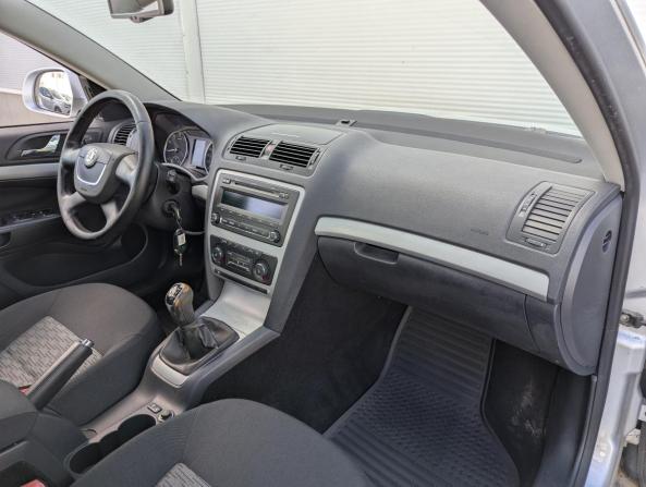 Skoda Octavia II (A5) Рестайлинг с пробегом 2012 года, цена 760 000 рублей, 164612 км, лифтбек, Автокод Объявления