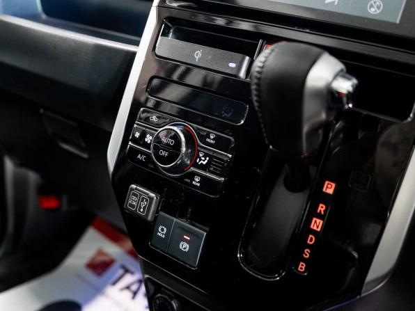 Toyota Roomy I Рестайлинг с пробегом 2021 года, цена 1 200 000 рублей, 70356 км, микровэн, Автокод Объявления