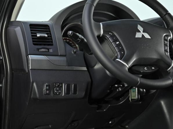 Mitsubishi Pajero IV Рестайлинг 1 с пробегом 2012 года, цена 1 549 000 рублей, 186000 км, внедорожник, Автокод Объявления