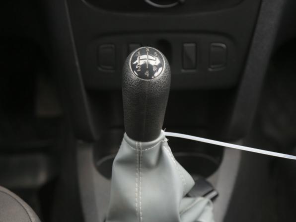 Renault Logan II Рестайлинг с пробегом 2018 года, цена 653 000 рублей, 118000 км, седан, Автокод Объявления