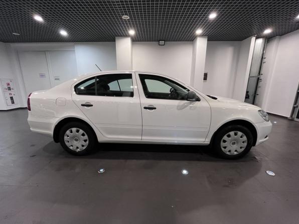 Skoda Octavia II (A5) Рестайлинг с пробегом 2013 года, цена 735 000 рублей, 235334 км, лифтбек, Автокод Объявления