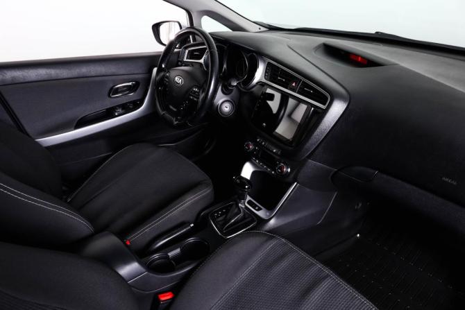 Kia Ceed II Рестайлинг с пробегом 2018 года, цена 1 569 000 рублей, 106393 км, универсал, Автокод Объявления