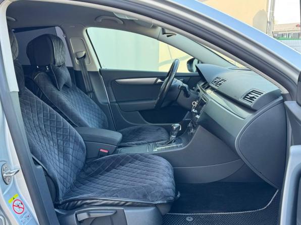 Volkswagen Passat B7 с пробегом 2011 года, цена 1 379 000 рублей, 142885 км, седан, Автокод Объявления