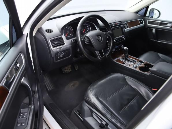 Volkswagen Touareg II Рестайлинг с пробегом 2015 года, цена 2 100 000 рублей, 336282 км, внедорожник, Автокод Объявления