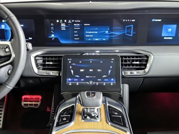 Hongqi E-HS9 с пробегом 2022 года, цена 4 260 000 рублей, 24088 км, внедорожник, Автокод Объявления