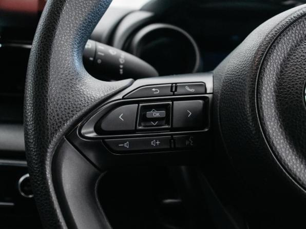 Toyota Yaris IV с пробегом 2020 года, цена 1 500 000 рублей, 37225 км, хэтчбек, Автокод Объявления