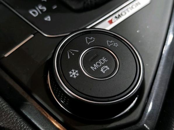 Volkswagen Tiguan II с пробегом 2018 года, цена 2 343 000 рублей, 159467 км, внедорожник, Автокод Объявления