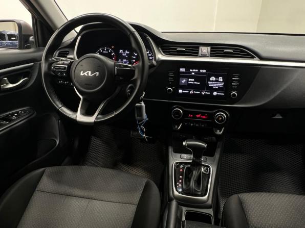 Kia Rio IV Рестайлинг с пробегом 2022 года, цена 1 850 000 рублей, 48382 км, седан, Автокод Объявления