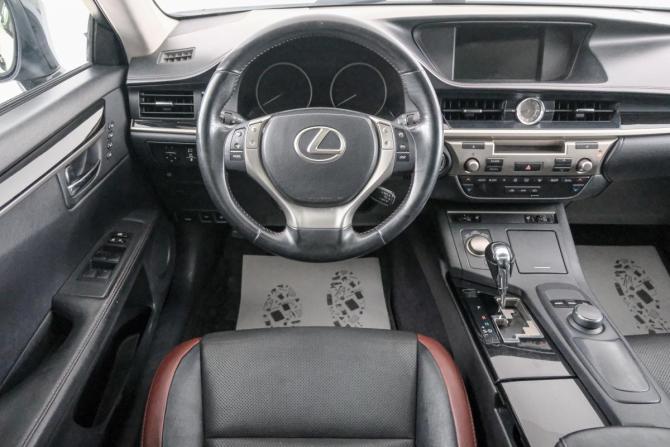 Lexus ES VI с пробегом 2015 года, цена 2 099 000 рублей, 167000 км, седан, Автокод Объявления