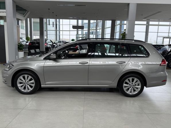 Volkswagen Golf VII Рестайлинг с пробегом 2019 года, цена 1 495 000 рублей, 137396 км, универсал, Автокод Объявления