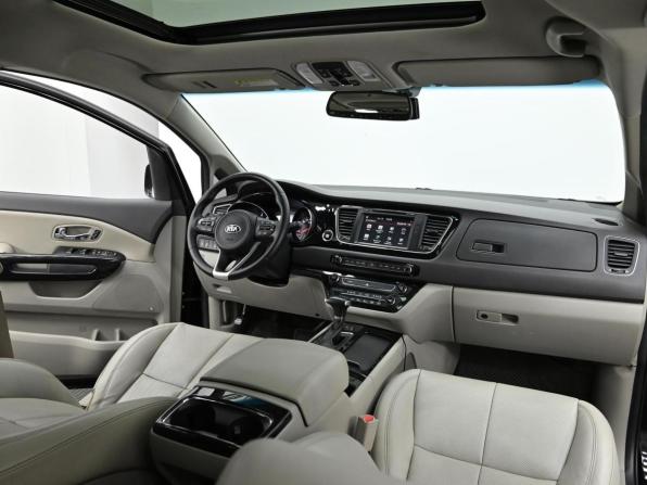 Kia Carnival III с пробегом 2017 года, цена 2 649 000 рублей, 134000 км, минивэн, Автокод Объявления