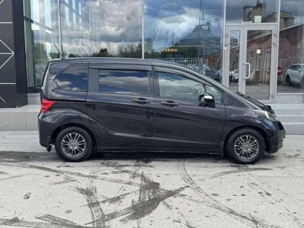 Honda Freed I с пробегом 2011 года, цена 820 000 рублей, 238369 км, компактвэн, Автокод Объявления
